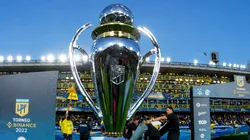 El trofeo del campeón del Torneo Apertura.