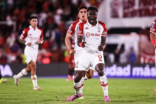 Jordy Caicedo, delantero ecuatoriano de Huracán. (Getty Images)