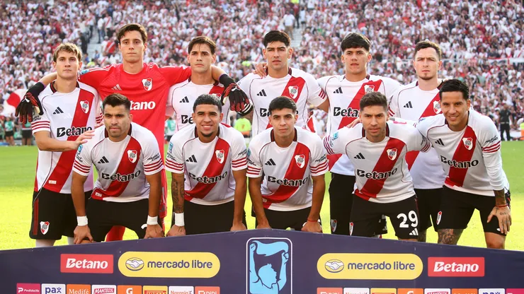 El equipo titular de River Plate en el Estadio Monumental.