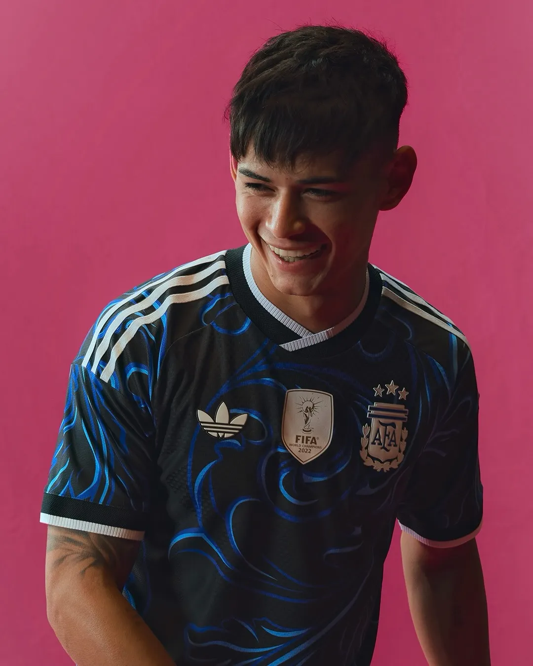Adidas lo había convocado para promocionar la camiseta de la Selección para el Mundial. (Foto: Instagram)
