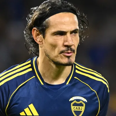 Cavani entrenó a la par y podría regresar ante Cruzeiro