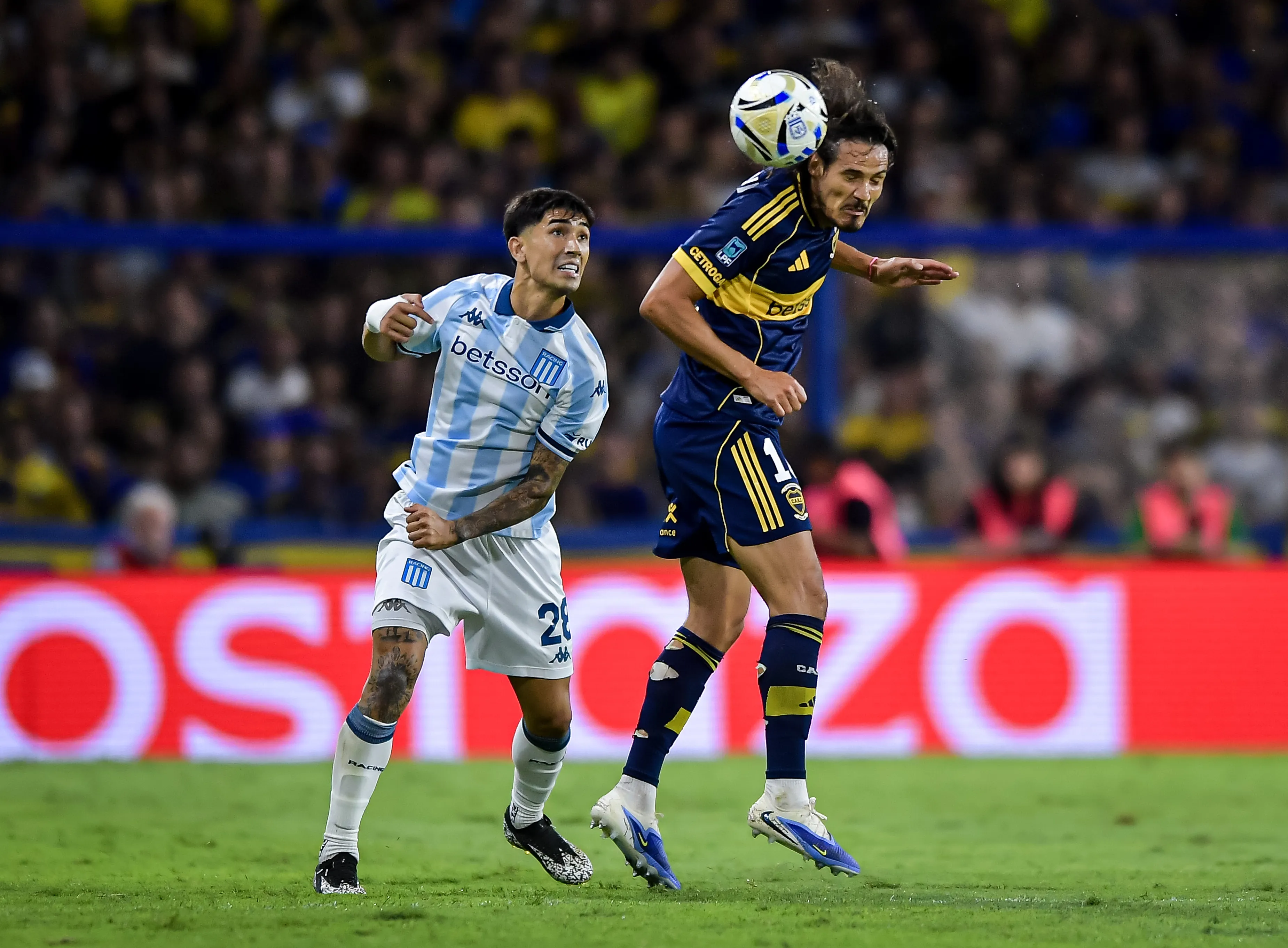 Cavani en su última aparición en cancha. (Foto: Getty)