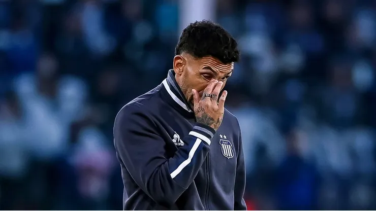 Carlos Tevez dejó de ser el entrenador de Talleres