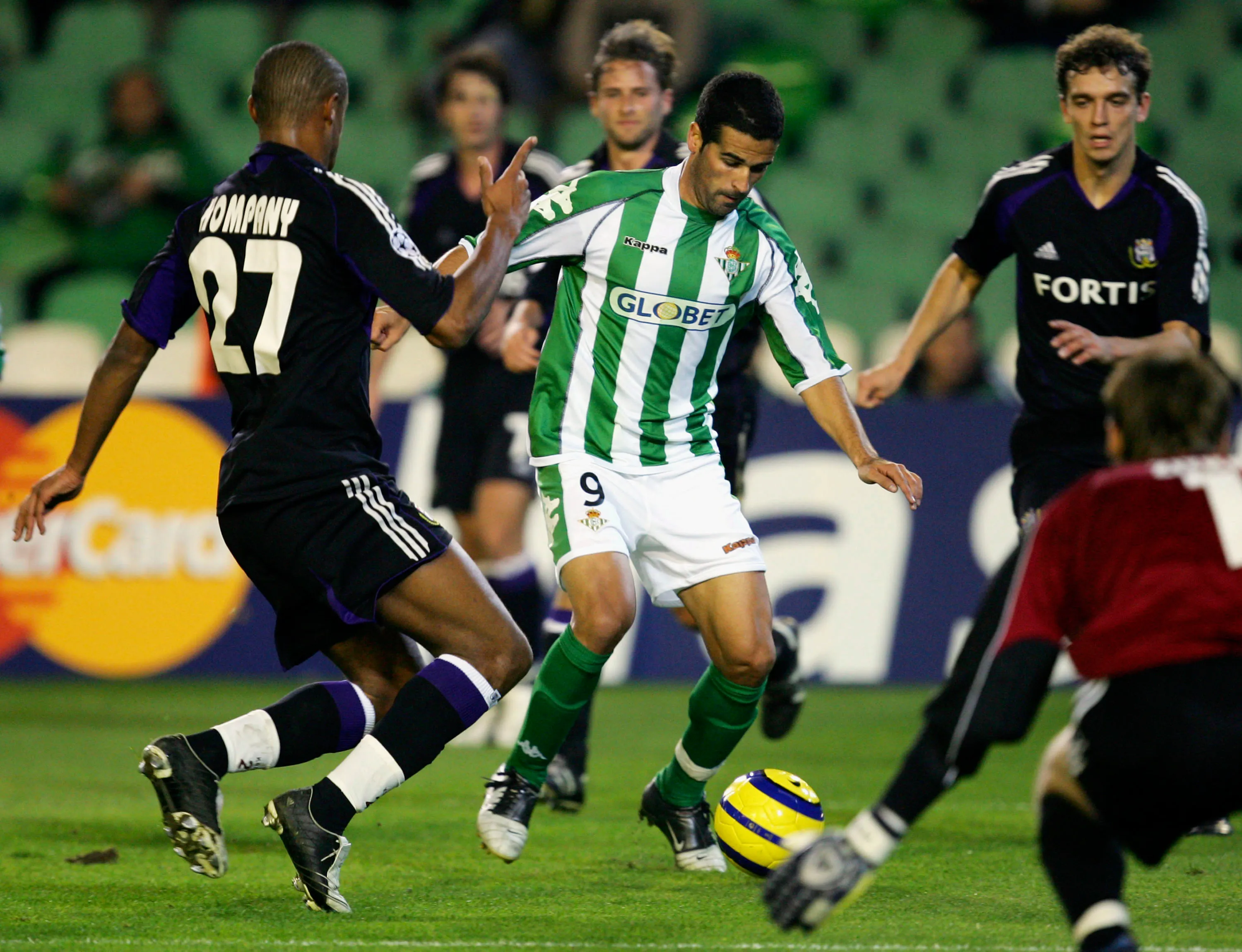 El último partido del Real Betis en la Champions League fue el 6 de diciembre del 2005 contra el Anderlecht.  Getty Images.
