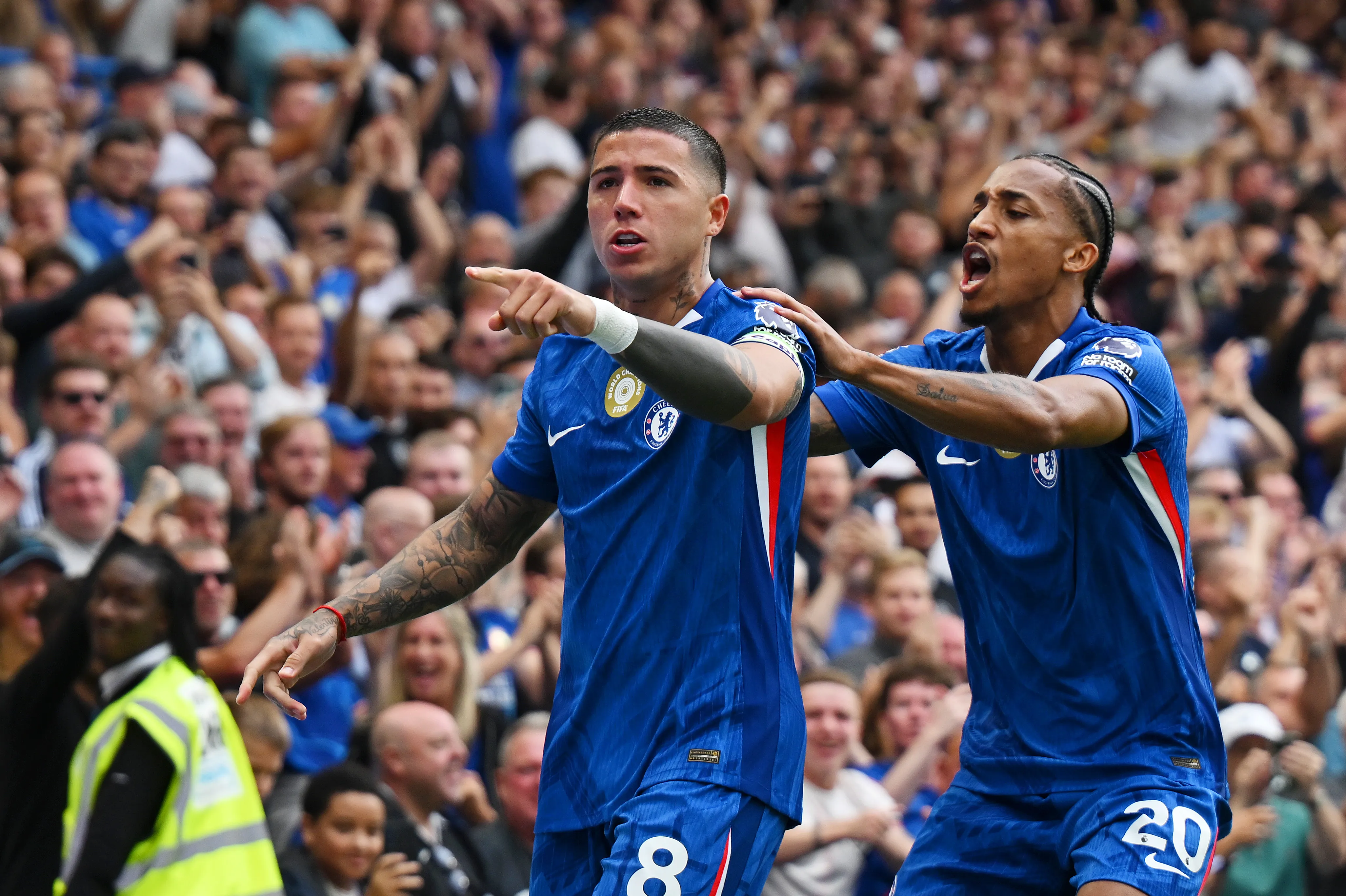 Joao Pedro y Enzo Fernández, futbolistas de Chelsea. (Getty Images)