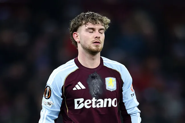 Unai Emery se disculpó con Harvey Elliott. (Getty)