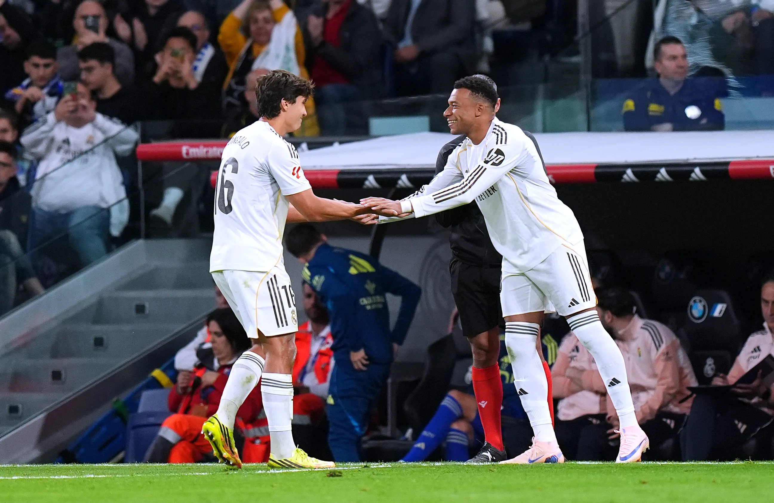 El ingreso de Mbappé por Gonzalo. (Foto: Getty)