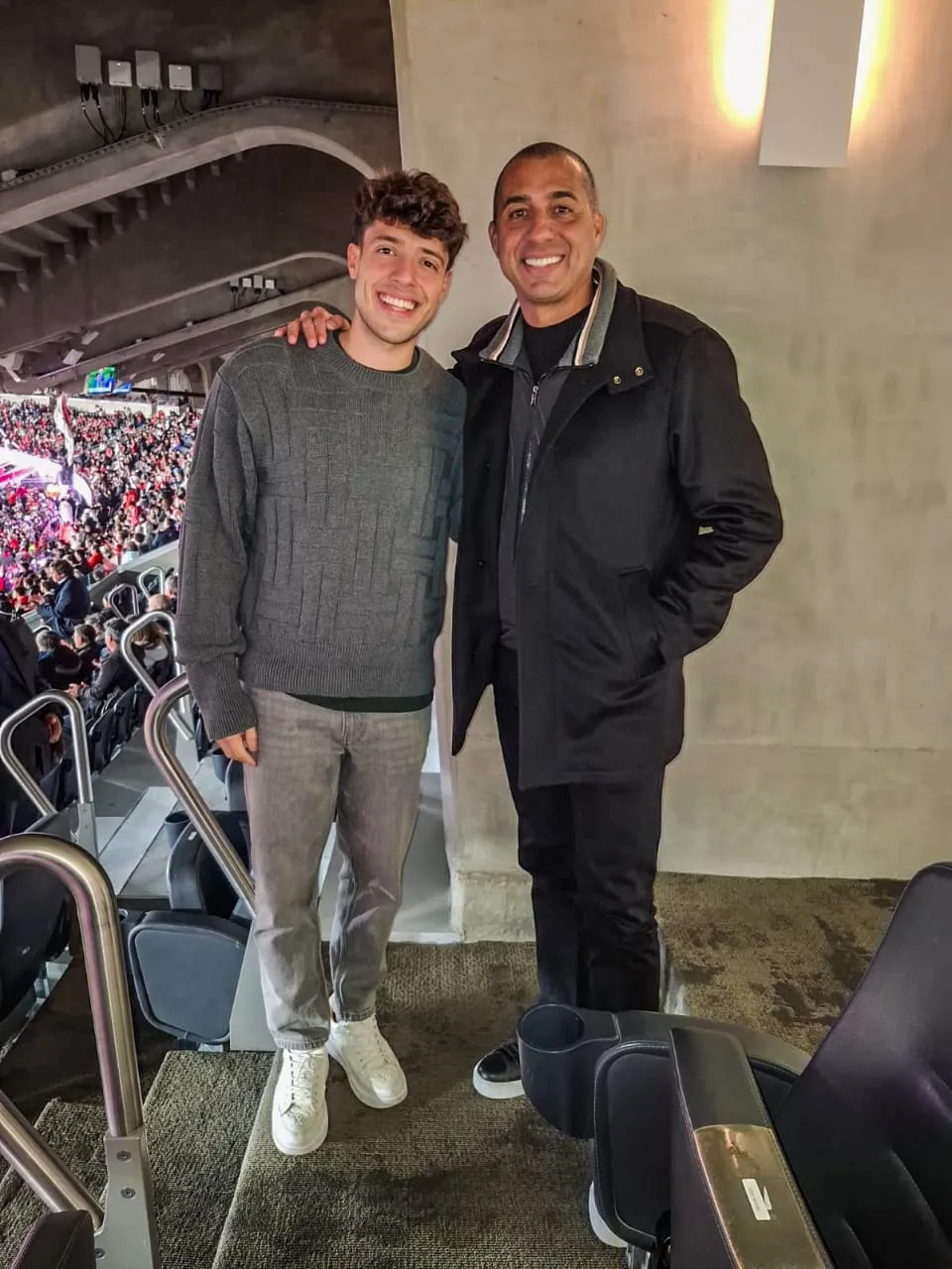 Tapia junto a Trezeguet en el Monumental. (Foto: Buenos Aires P1)