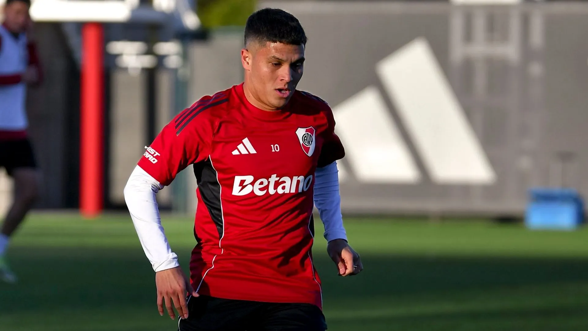 Juanfer Quintero durante un entrenamiento. (Foto: Prensa River)