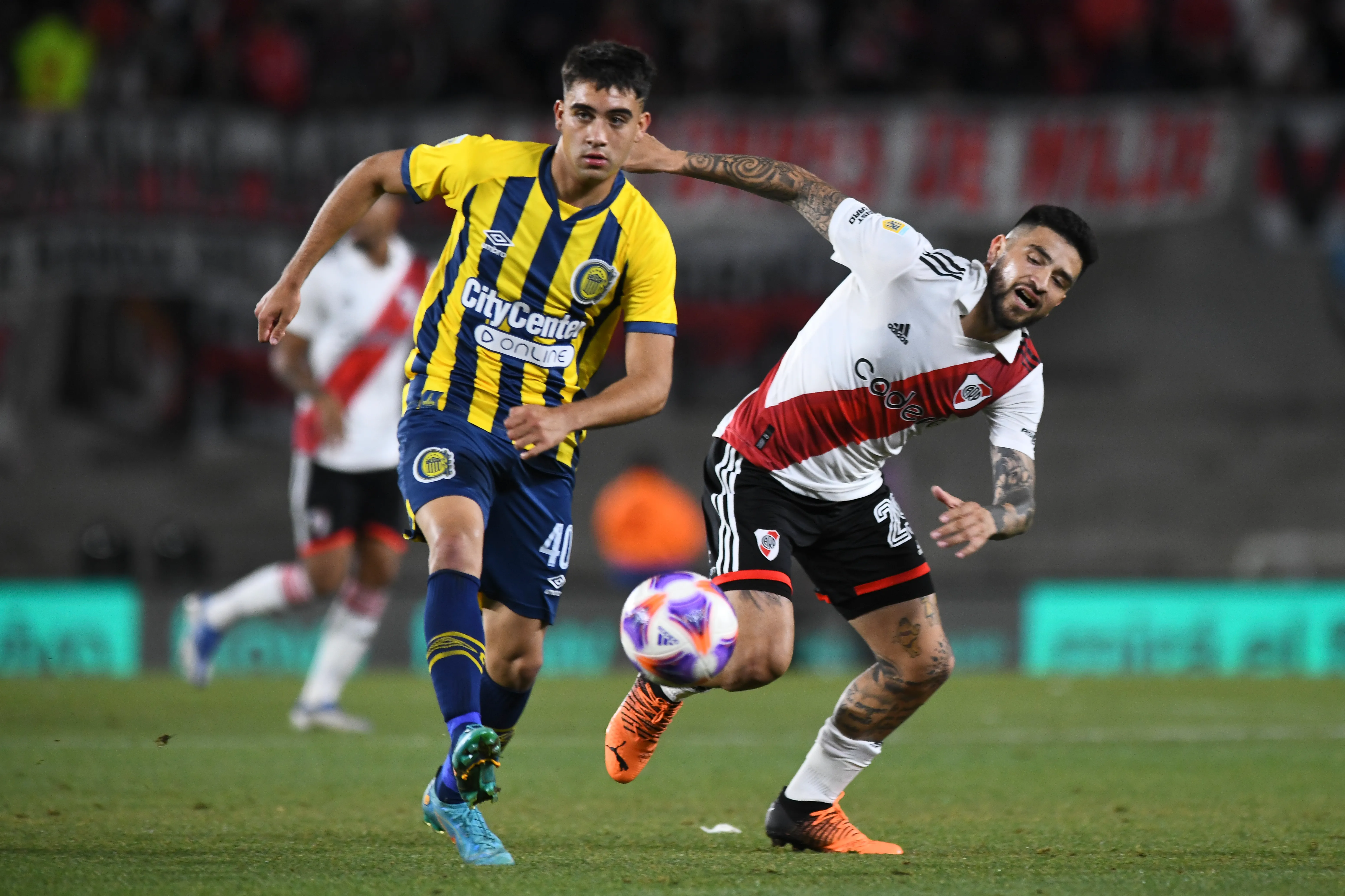 Facundo Buonanotte en Rosario Central vs. River. (Getty Images)