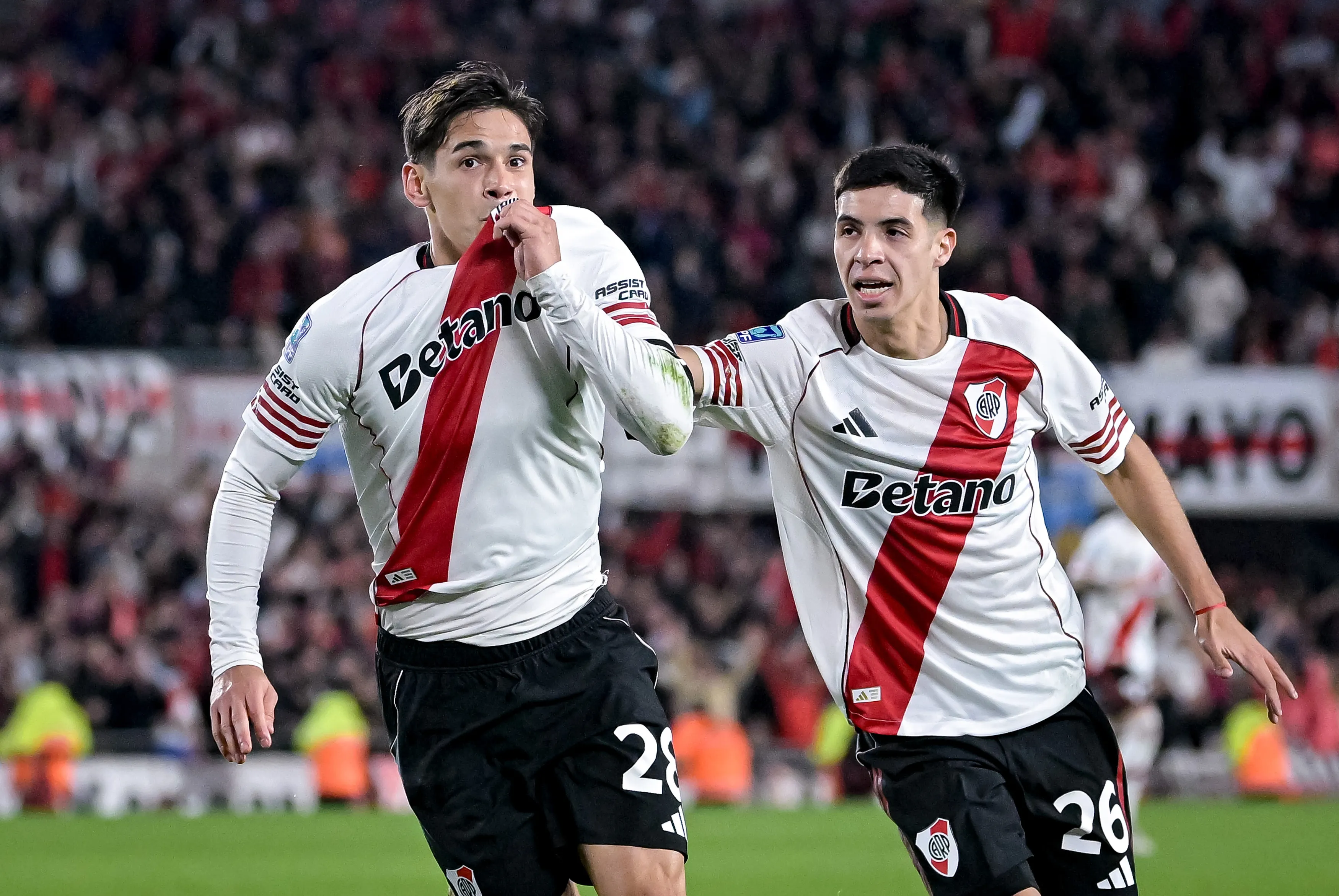 Lucas Martínez Quarta y Tomás Galván, futbolistas de River Plate. (Getty Images)