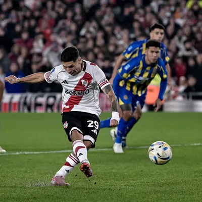 Jeremías Ledesma contuvo el penal de Gonzalo Montiel: es el primero que le atajan en su carrera