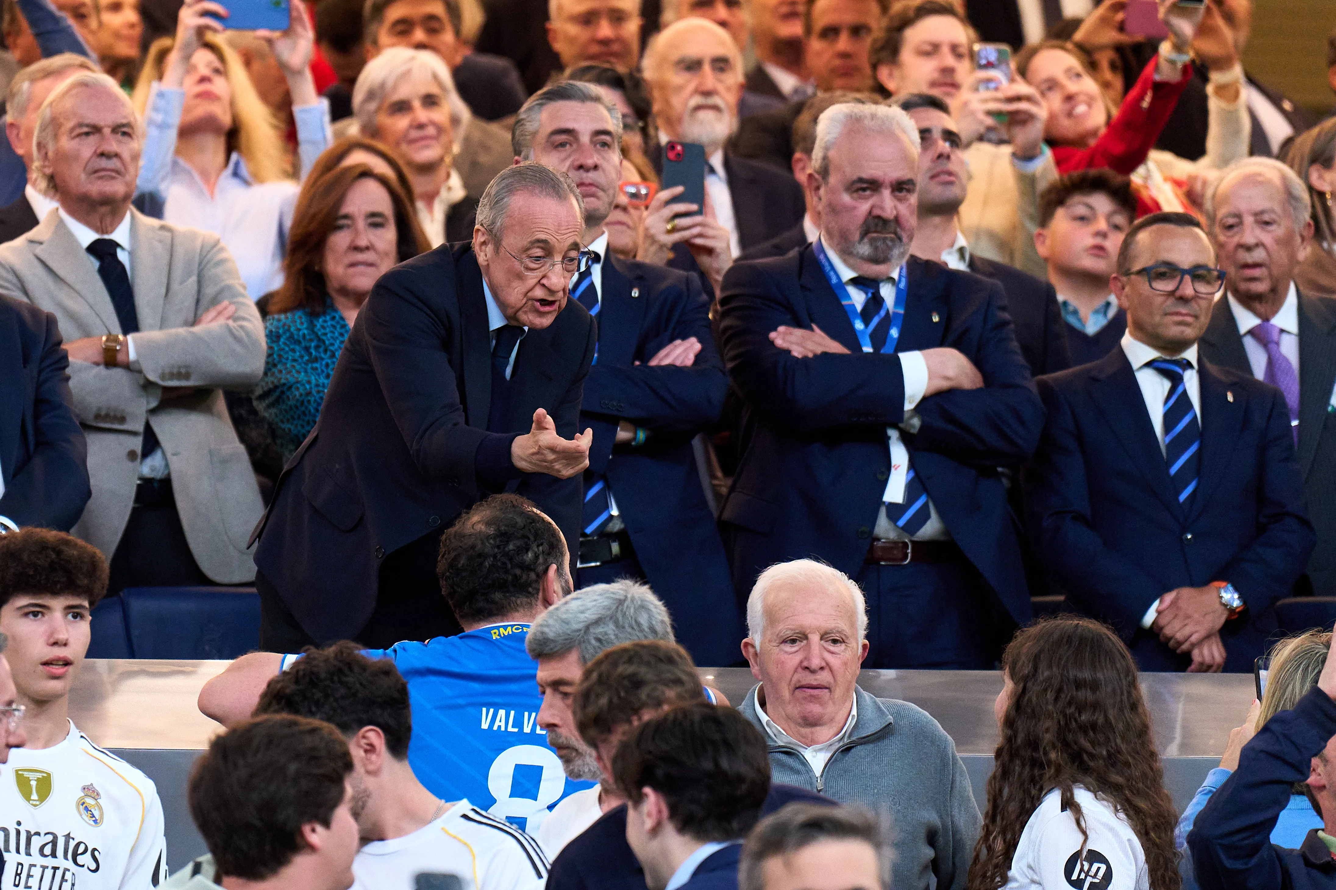 Florentino Pérez durante el partido con el Real Oviedo en el Santiago Bernabéu. Getty Images.
