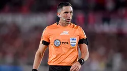 Nazareno Arasa, el árbitro de Argentinos Juniors vs. Belgrano.