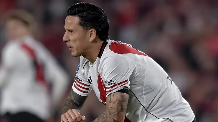 El momento en el que Sebastián Driussi sufrió el esguince de rodilla ante Rosario Central.