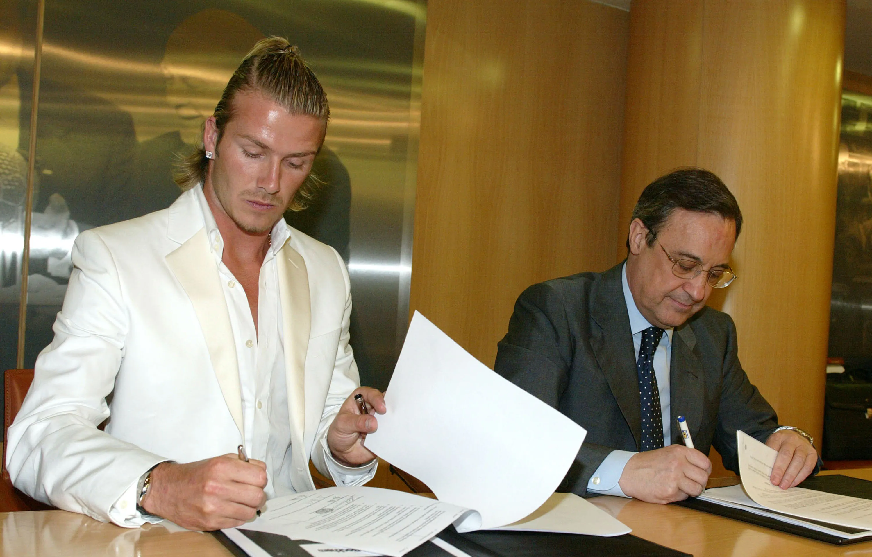 Florentino Pérez en la presentación de David Beckham en sus primeros años como presidente. (Foto: Getty)