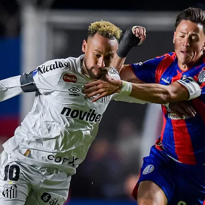 Pronósticos Santos vs. San Lorenzo: el Ciclón quiere asegurar la clasificación ante un Peixe que busca salir del fondo