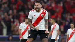 Nicolás Otamendi aumentó las especulaciones de su futuro con una publicación en Instagram.