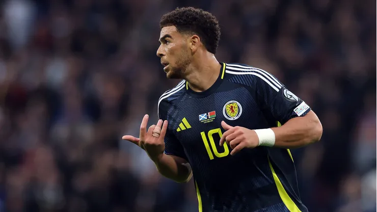 Ché Adams: el revolucionario número 10 de la Selección de Escocia