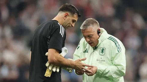 Dibu Martínez alarmó a la Selección a días del Mundial: "Hoy me rompí el dedo"