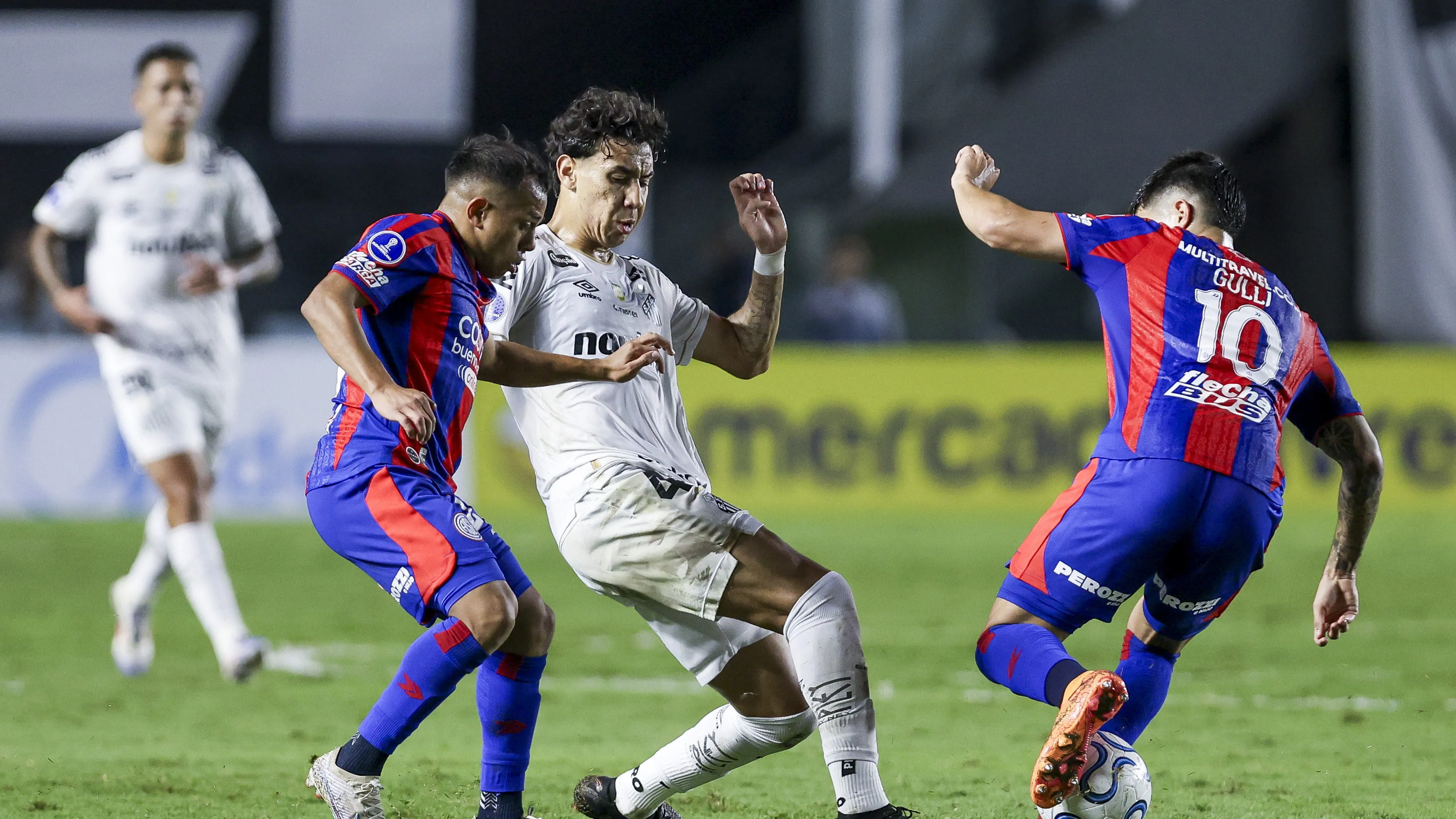 San Lorenzo empató frente a Santos tras ir en desventaja durante todo el partido. (Foto: Getty)