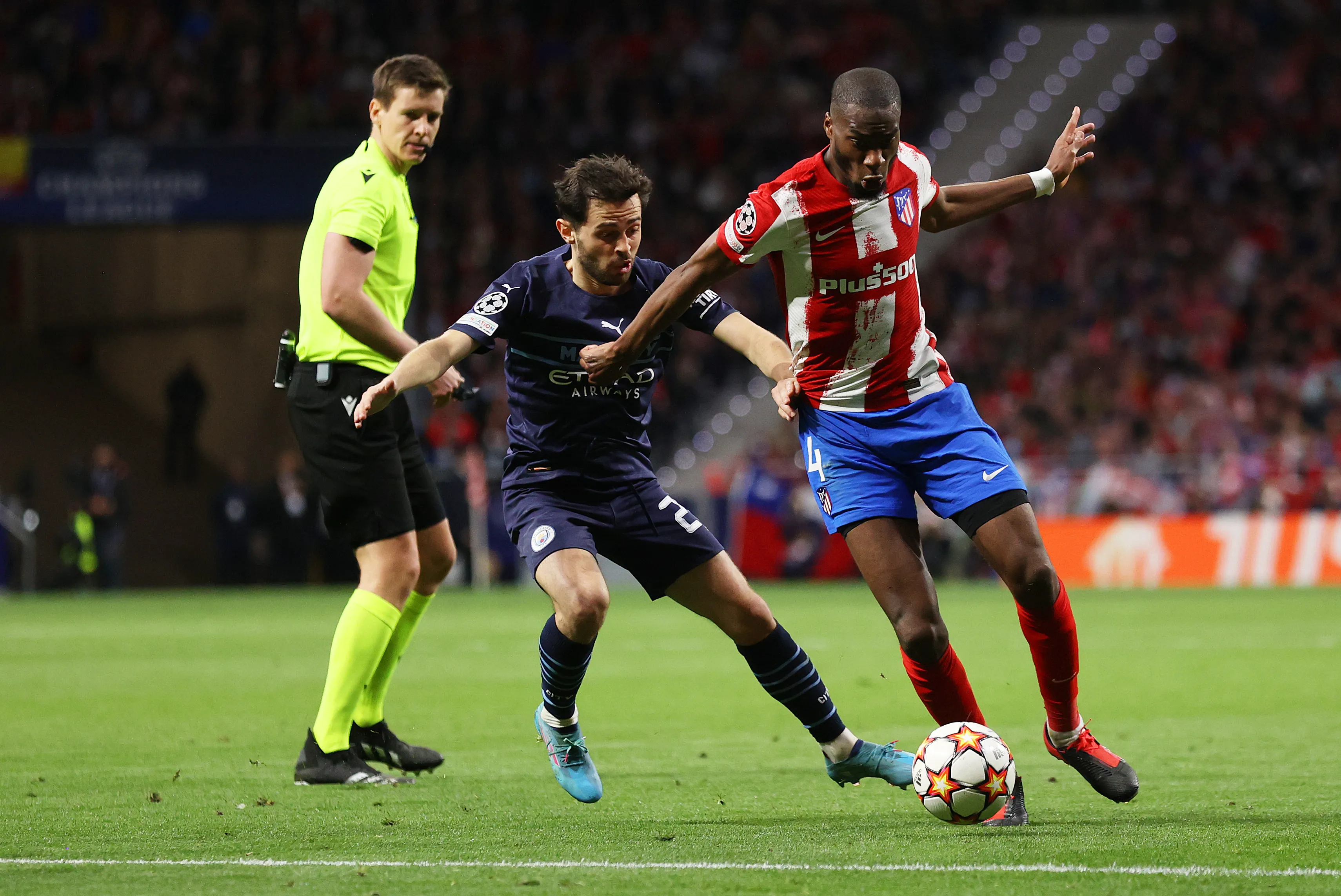 Bernardo Silva vs. Atlético de Madrid en la Champions League 2021/2022. Getty Images.
