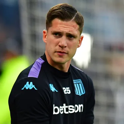Por qué no juega Facundo Cambeses en Racing vs. Caracas por la Copa Sudamericana 2026