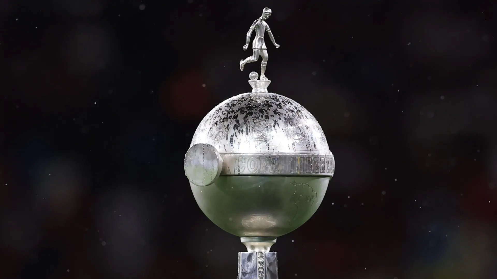 El trofeo de la Copa Libertadores.