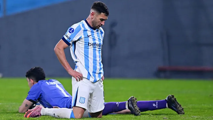 Adrián Maravilla Martínez tras errar una chance inmejorable en la eliminación de Racing vs. Caracas por la Copa Sudamericana 2026.