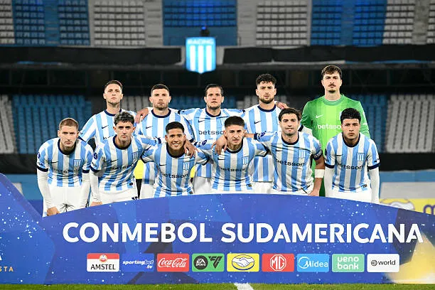 Los titulares de Racing frente a Caracas. (Getty Images)