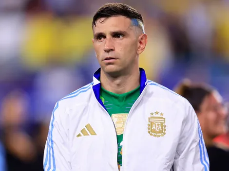 Dibu Martínez llegará con lo justo al debut de Argentina en el Mundial