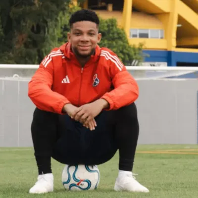 Fabra volvió a La Bombonera y recibió el apoyo de un jugador de Boca