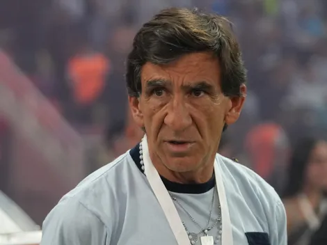 Racing no puede contratar un DT hasta que no despida formalmente a Costas
