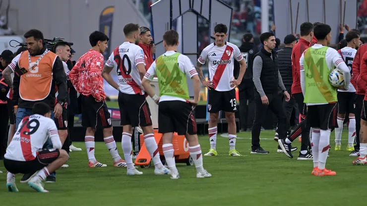 Los jugadores de River, envueltos en tristeza.