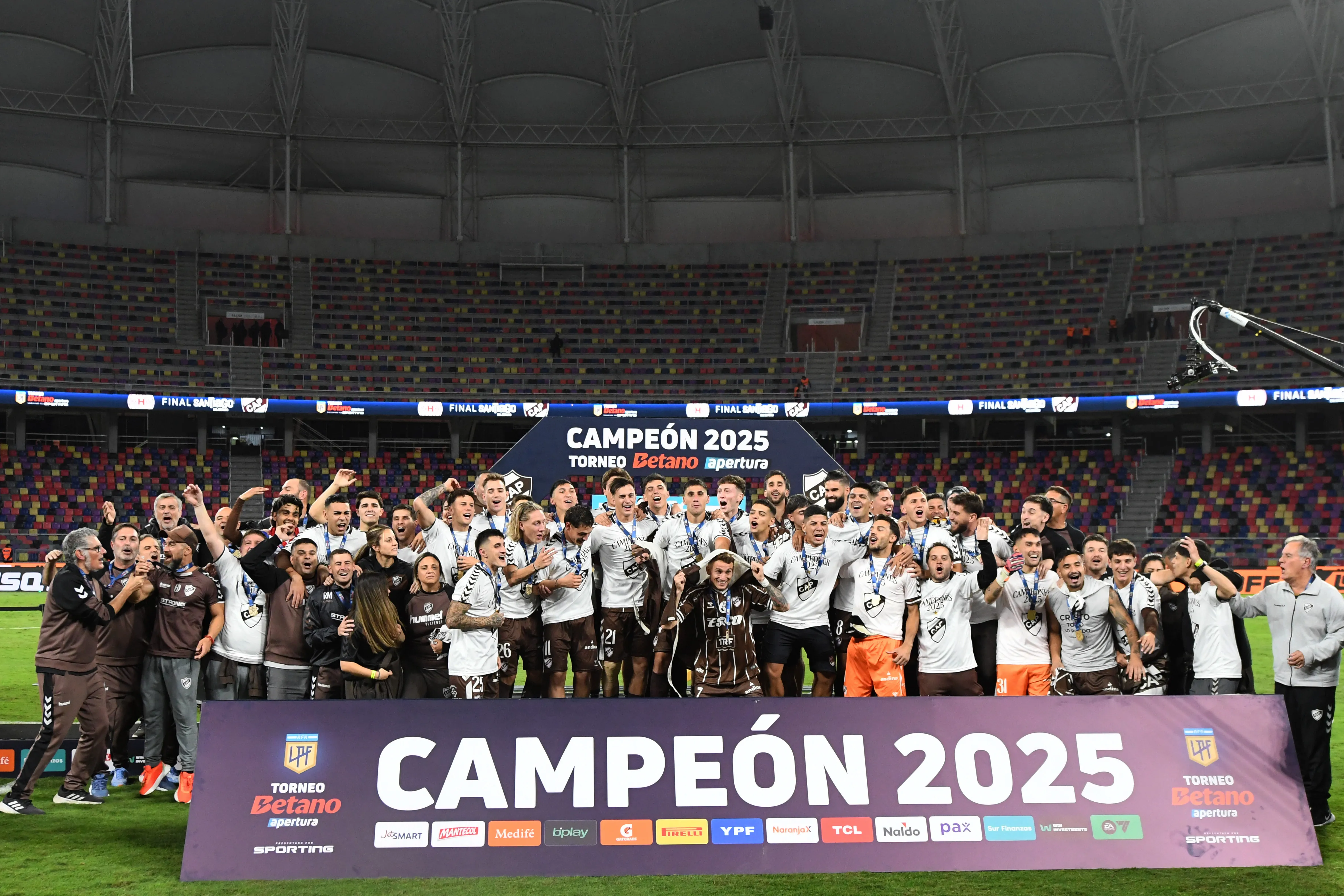 Platense, campeón por primera vez en su historia del Fútbol Argentino al adjudicarse el Apertura 2025.Getty Images.