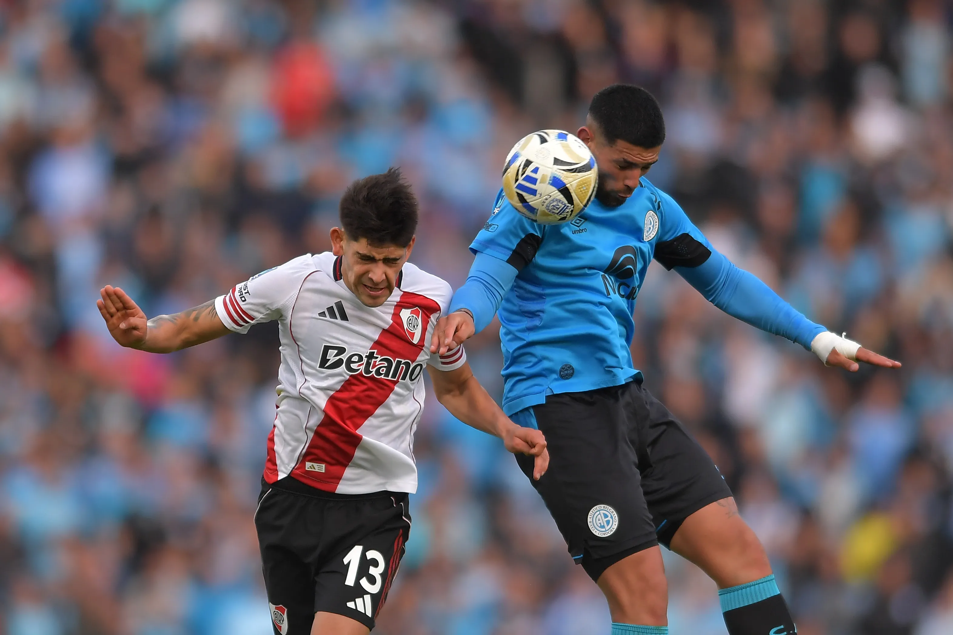 Lautaro Rivero fue titular en la final contra Belgrano y fue cuestionado por los hinchas (Getty Images).