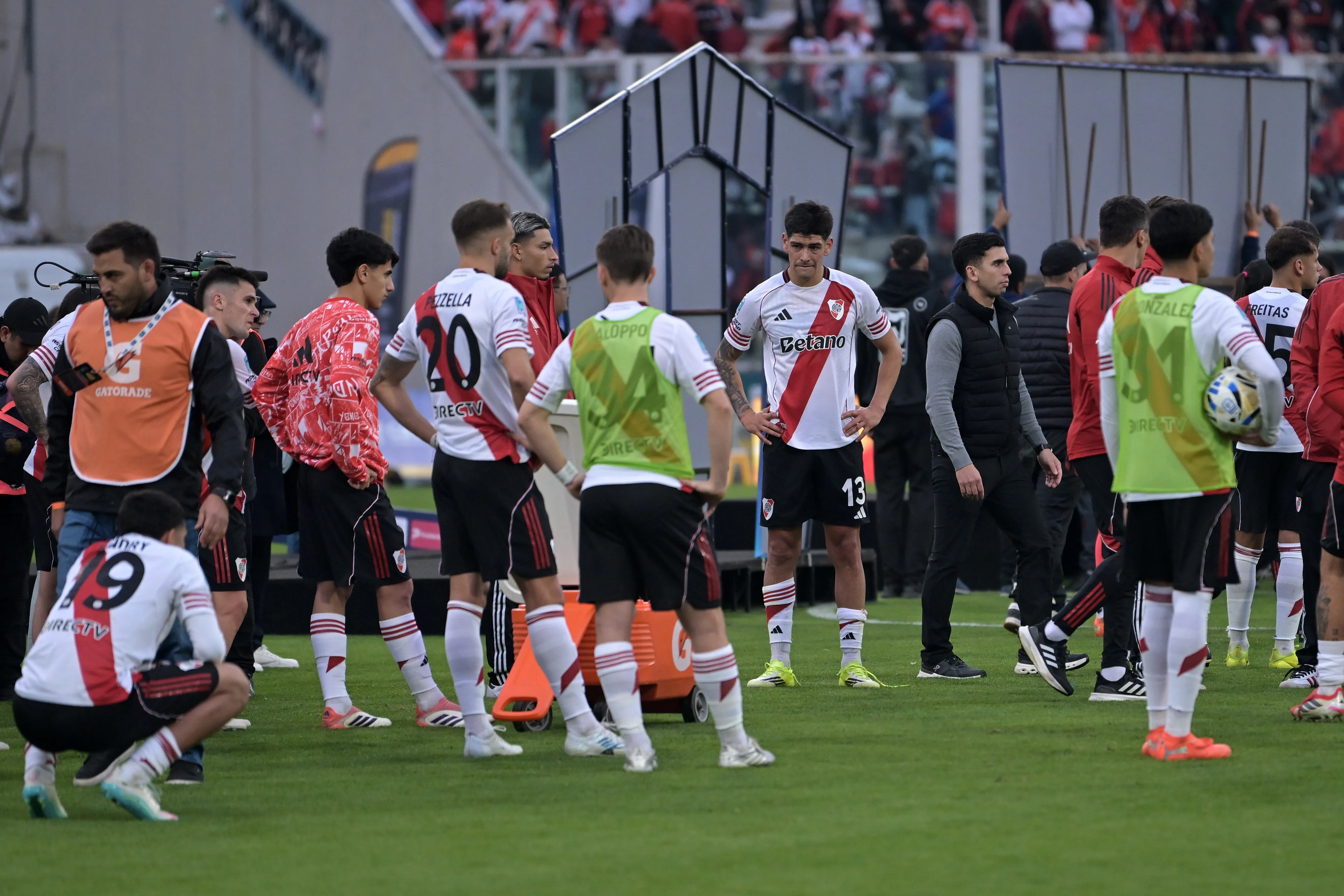 El plantel de River tras caer con Belgrano. Getty Images.