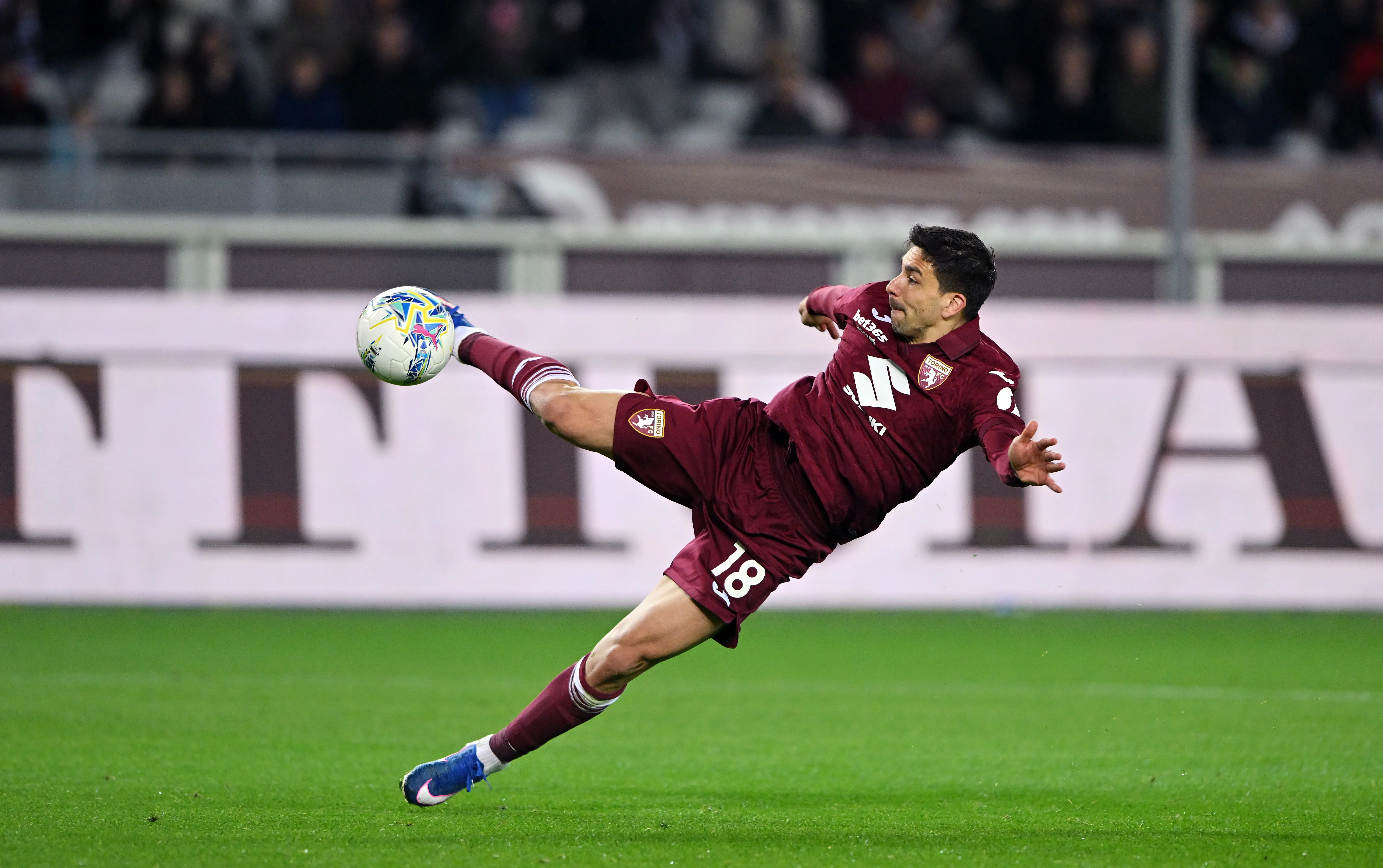 Gio Simeone con la casaca de Torino. (Foto: Getty).