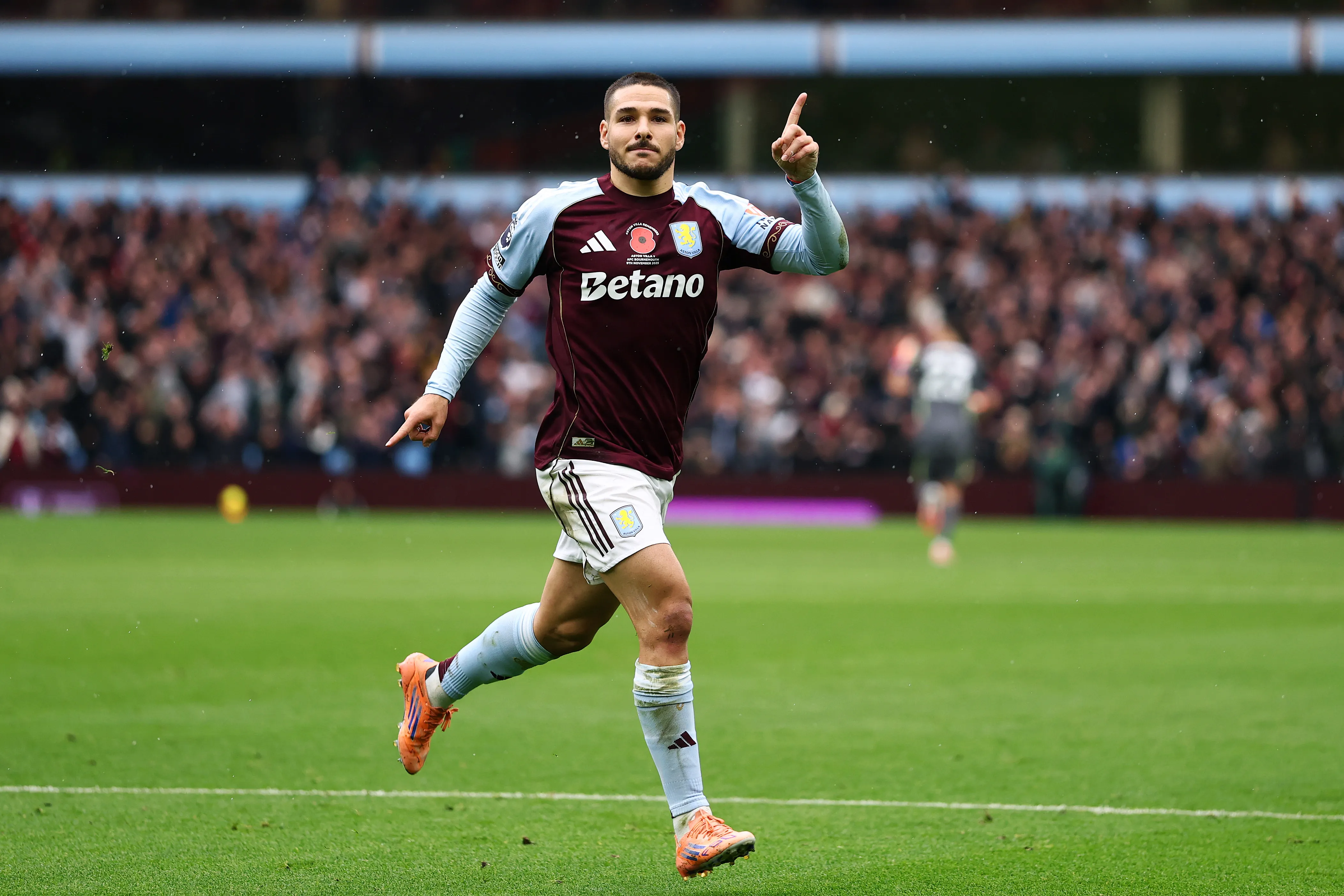 Emiliano Buendía sumó 11 goles y 9 asistencias en 54 partidos con el Aston Villa en la temporada 2025/2026. Getty Images.