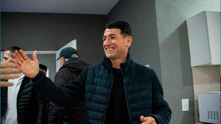 Sebastián 'Chirola' Romero, el DT interino de Racing.
