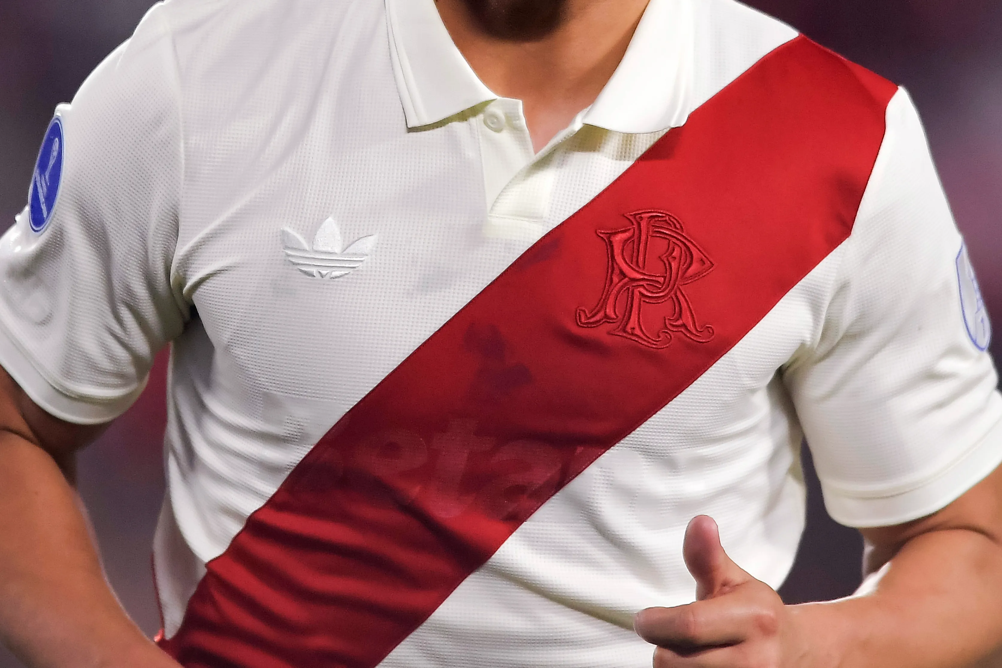La camiseta especial que River presentó ante Blooming. (Foto: Getty)