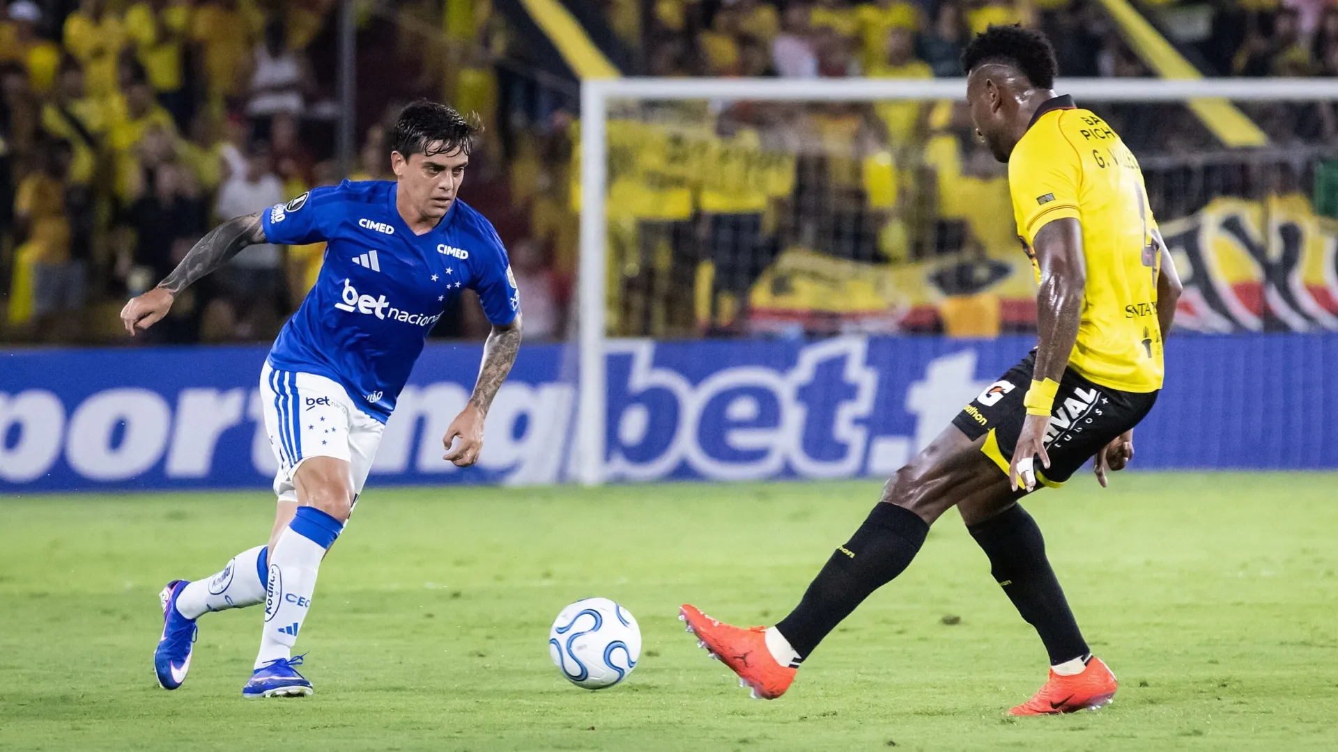 En Ecuador, Cruzeiro ya superó a Barcelona SC.