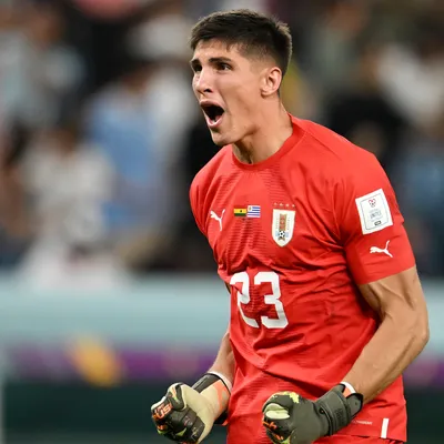 Boca va por Sergio Rochet, el arquero de Uruguay en el Mundial