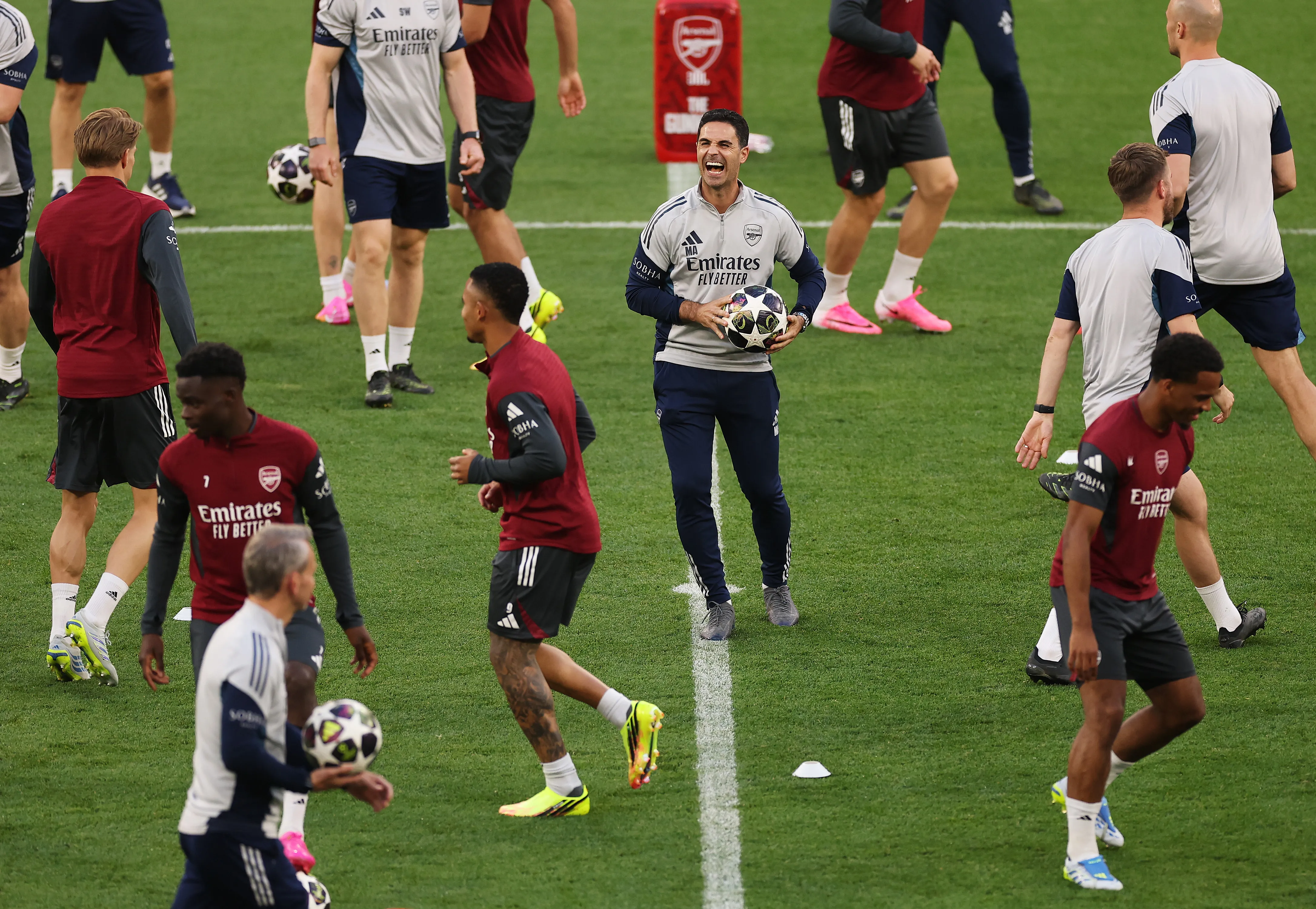 Mikel Arteta y el disfrute previo a la final.
