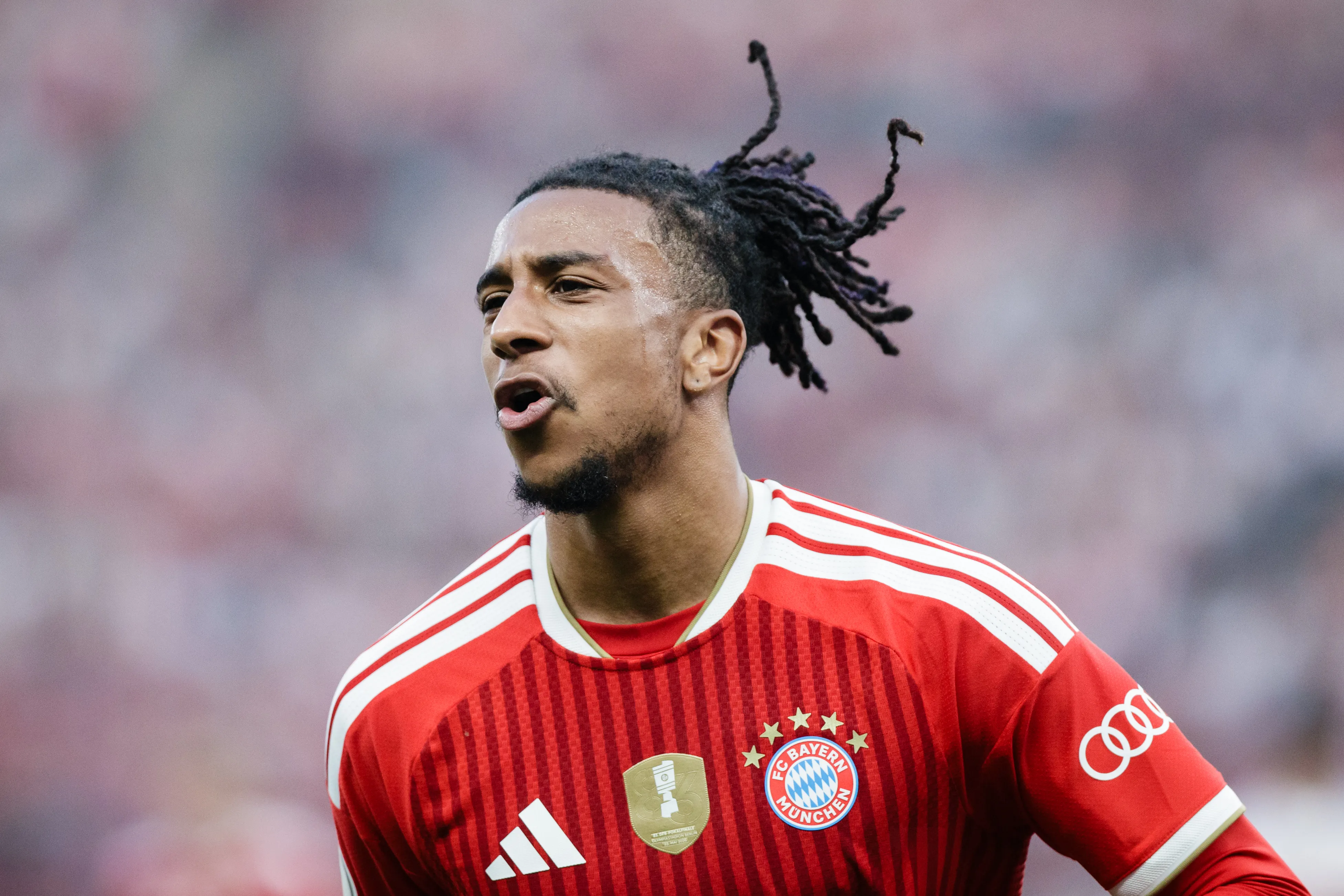 Michael Olise, delantero de Bayern Múnich.