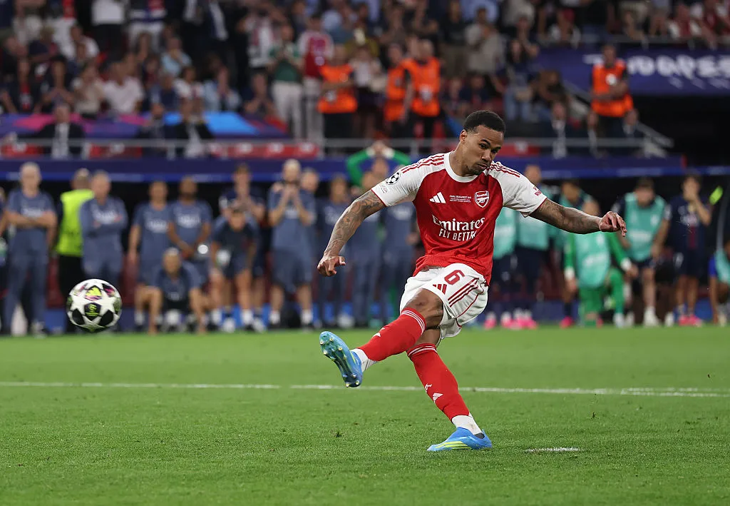 Gabriel Magalhaes falló el penal clave que definió la Champions en favor del PSG. (Getty)
