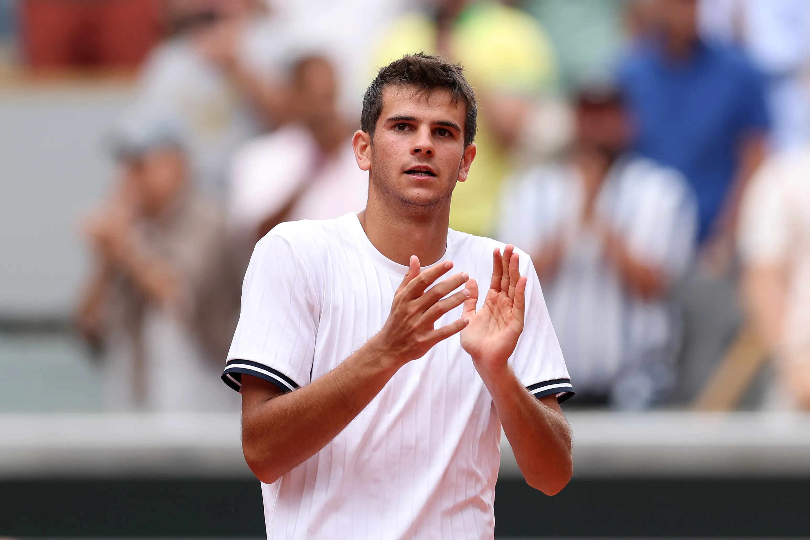 Rafa Jódar celebra su victoria ante Carreño Busta y ya espera por Zverev (Getty Images).