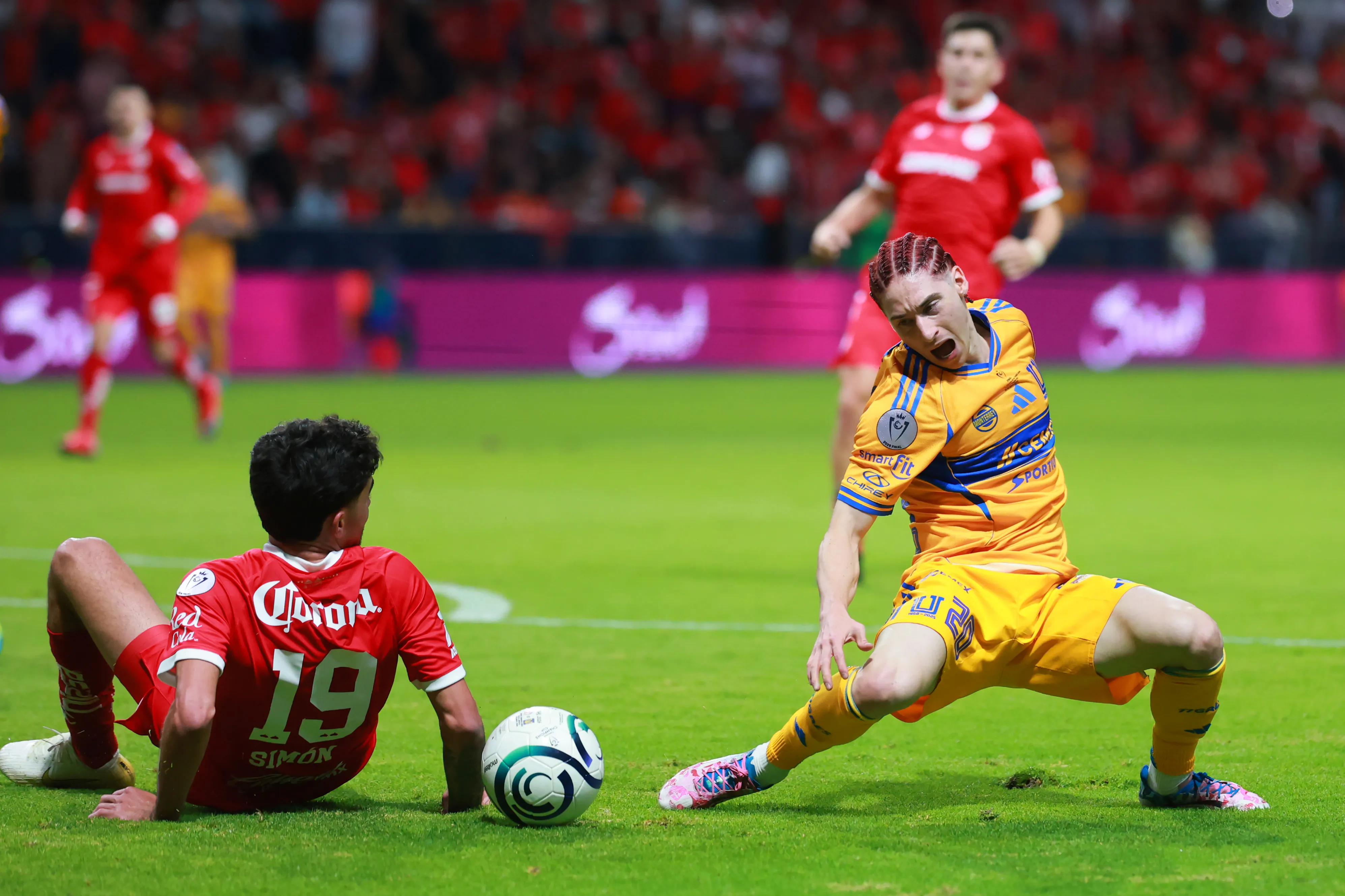 Marcelo Flores al momento de la lesión, en Tigres – Toluca. (Getty Images)