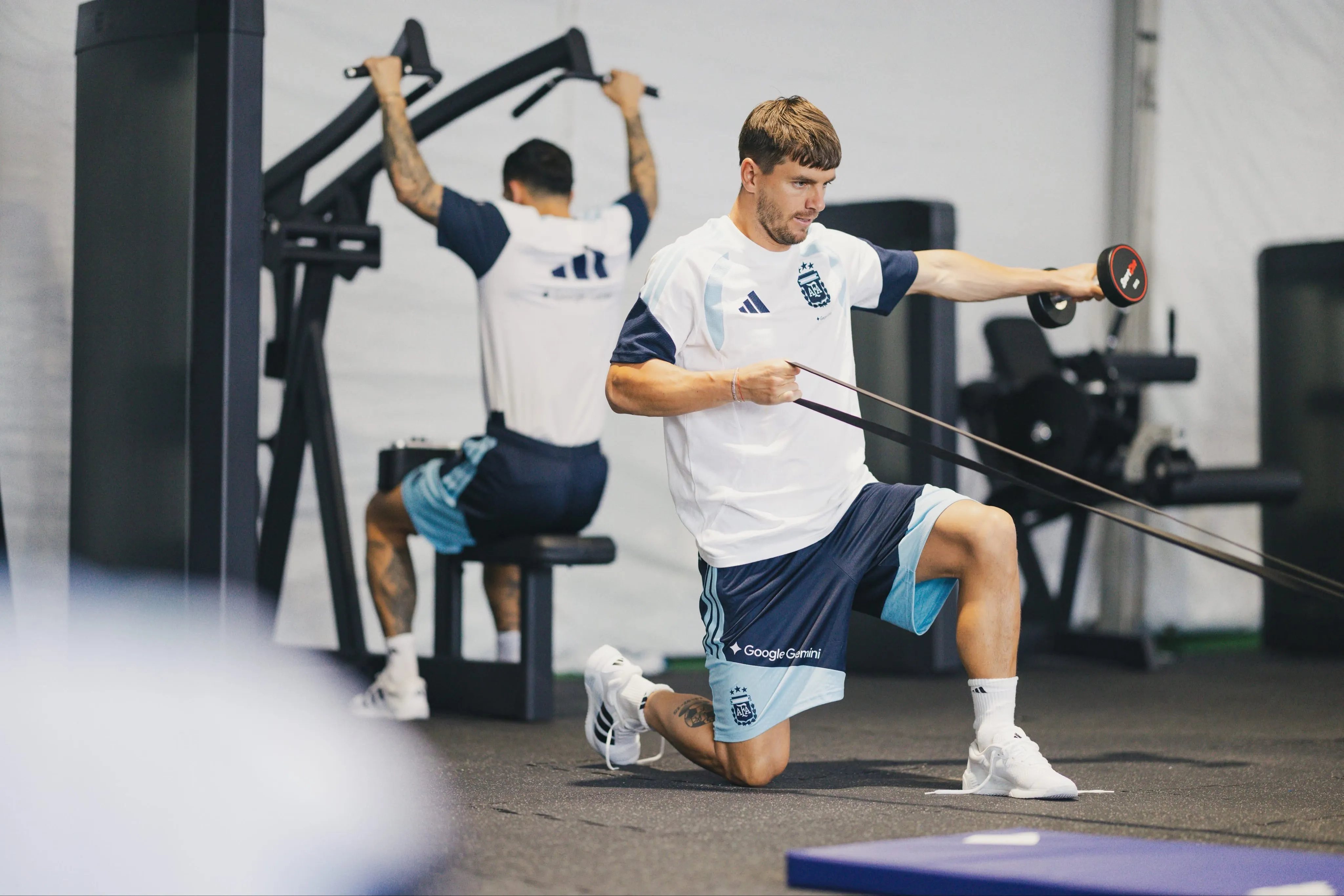 Los primeros movimientos del plantel en Kansas. (Foto: @Argentina)