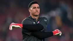 Atlético de Madrid analiza la salida de Jan Oblak, por lo que Juan Musso quedaría como el arquero titular.